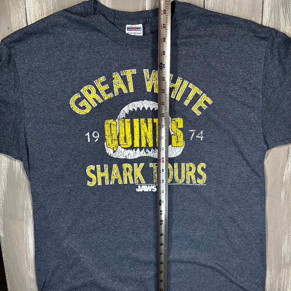 Jerzees Jaws Quint's Shark Tours Tee Mens XL Navy Excellent Graphic Movie Shirt - Picture 4 of 6